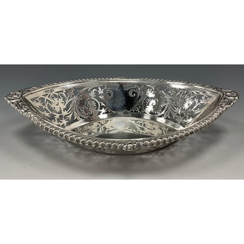 326 - An Edwardian silver navette shaped bonbon dish or small fruit bowl, pierced sides, marks worn, Chest... 