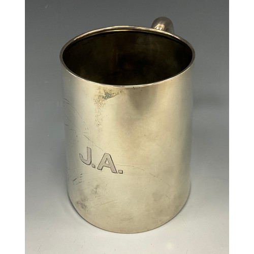 414 - A silver George V tankard, engraved with the initials ‘J.A’, Birmingham 1920, 210.7g