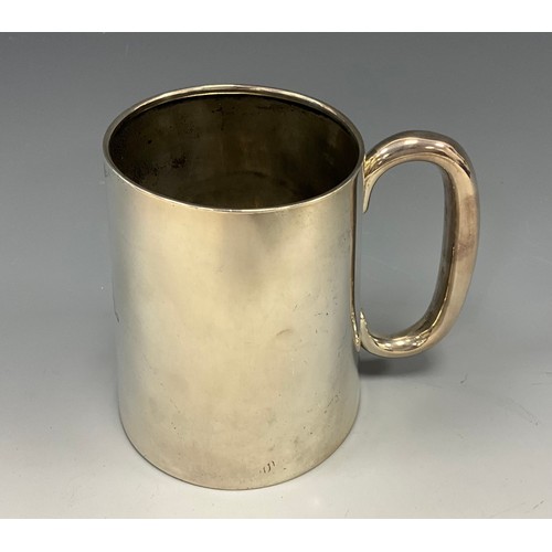 414 - A silver George V tankard, engraved with the initials ‘J.A’, Birmingham 1920, 210.7g