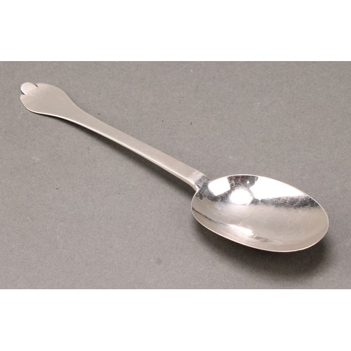 21 - A Charles II silver Trefid pattern spoon, rat tail bowl, 18.5cm long, maker IS, London 1684