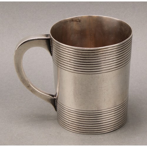 125 - A George III silver barrel shaped mug, of substantial gauge, reeded in two broad faux-coopered bands... 