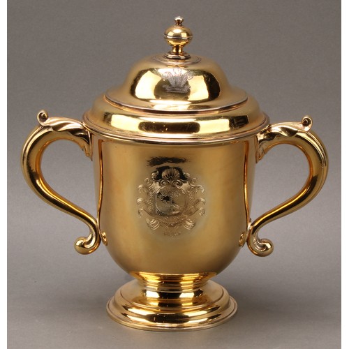 260 - A George I Britannia silver-gilt loving cup and cover, knop finial, acanthus-capped scroll handles, ... 