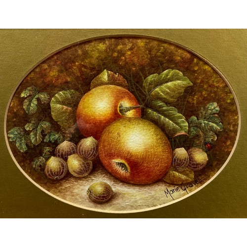 1098 - Marie Graves (Coalport China artist)
A pair, Wild Fruits, with leaves and flowers
each signed, water... 