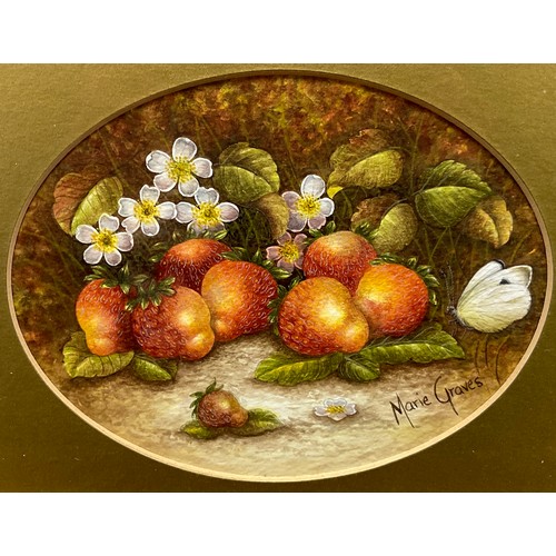 1098 - Marie Graves (Coalport China artist)
A pair, Wild Fruits, with leaves and flowers
each signed, water... 