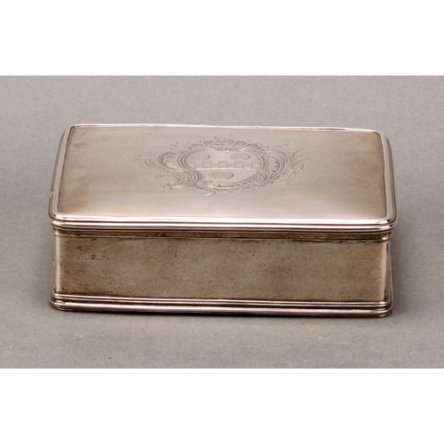 461 - An early George II silver rounded rectangular table box, hinged cover enclosing twin compartments, 1... 