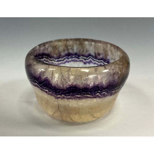 1952 - A Derbyshire Blue John fluorite Winnats vein bowl, strong colour change veined bowl, 3.2cm high, 5.3... 