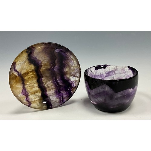 1944 - A Derbyshire Blue John fluorite Cliff Blue vein small bowl, deep purple colour, 2.4cm high, 3.5cm di... 