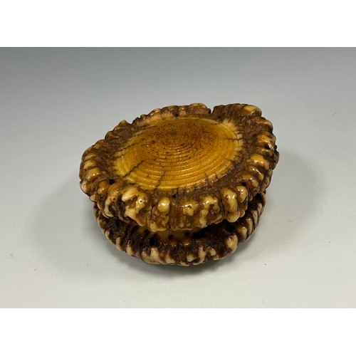 724 - Snuff Boxes  - a 19th century pressed wood circular snuff box, Filial Pity, An elderly Prisoner cond... 