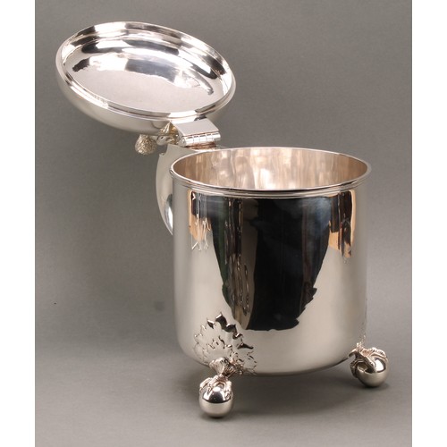 138 - A large Victorian silver tankard, of 18th century design in the manner of a Scandinavian peg tankard... 