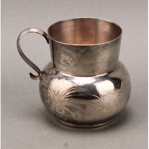 95 - A James II style silver pot bellied mug, engraved in the chinoiserie taste with a Chinese ho-ho bird... 