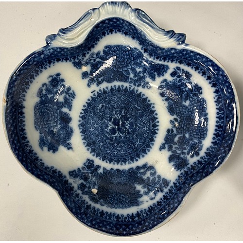 1172 - A 19th century blue and white quatrefoil lobed dish, transferred oriental decoration, possible Staff... 