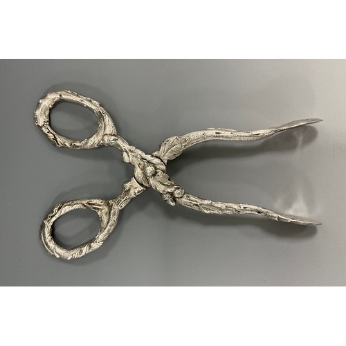 375 - A pair of early Victorian grape scissors, leafy bowls and foliate handles, indistinct marks, possibl... 