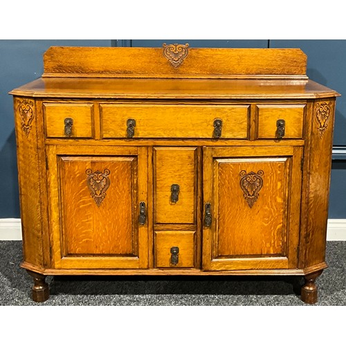 106 - An Art Deco period oak sideboard, c.1935