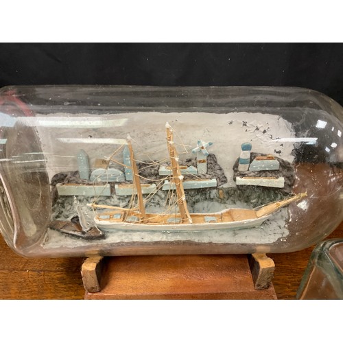 2156 - Maritime Interest - early 20th century handcrafted ships in bottles including FR.371 Brighter Hope, ... 