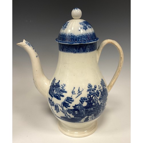 1187A - An 18th century pearlware coffee pot, transfer printed with a Chinoiserie landscape willow variant d... 