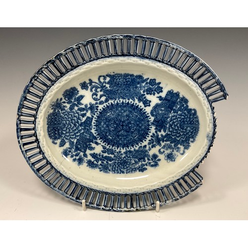 1160A - A late 18th/early 19th century Turners pearlware four section oval Elephant pattern Sweetmeat dish, ... 