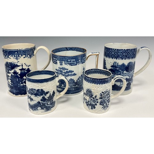 1209A - An early 19th century pearlware blue and white transfer printed Willow pattern mug,  14cm high, othe... 