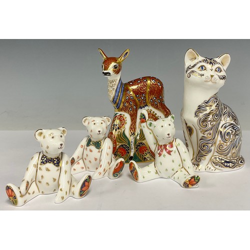 30 - Royal Crown Derby paperweights - Majestic Cat, limited edition, 523/3500, gold stopper;  Fawn Collec... 