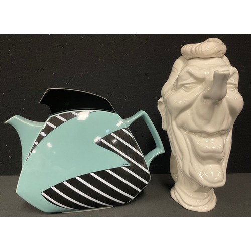 195 - A Luck & Flaw novelty satirical teapot, as Ronald Reagan, in the manner of Spitting Image, 28cm high... 