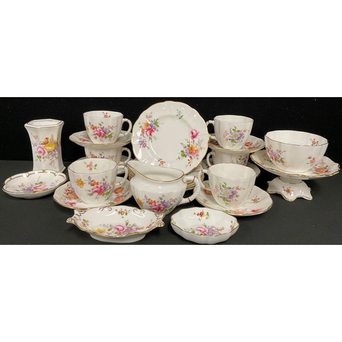 197 - A Royal Crown Derby Posies pattern tea set, for six, small comport , bud vase, etc, all first qualit... 