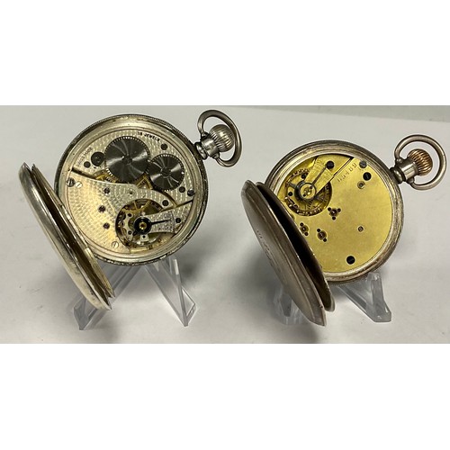 244 - A George V silver pocket watch, white enamel dial, Arabic numerals, subsidiary seconds, stem wind Sw... 