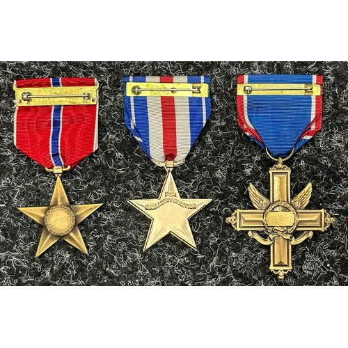 3031 - US Army Distinguished Service Cross, unissued/un-named. Complete with ribbon and pin marked 