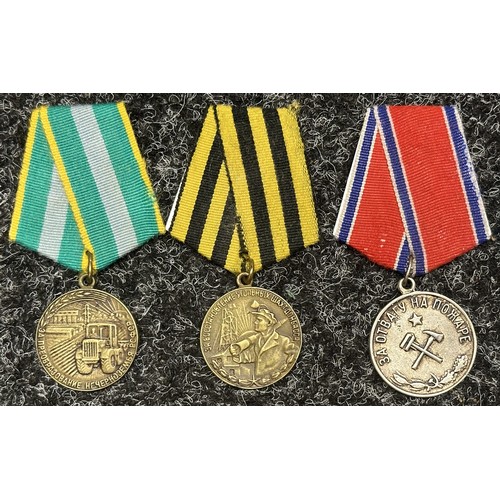 3043 - A collection of replica Soviet Medals to include Partizan Medal, Nakhimov Medal, Polar Regions, Virg... 