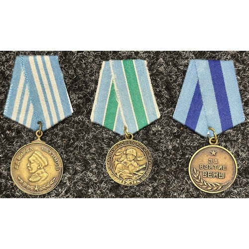 3043 - A collection of replica Soviet Medals to include Partizan Medal, Nakhimov Medal, Polar Regions, Virg... 