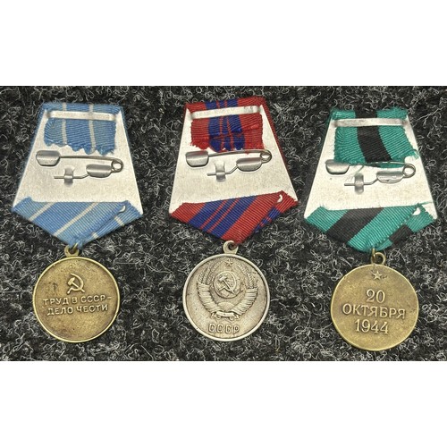 3043 - A collection of replica Soviet Medals to include Partizan Medal, Nakhimov Medal, Polar Regions, Virg... 