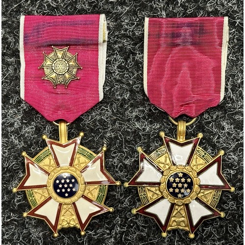 3050 - US Officer of the Legion of Merit. And a Legionnaire of Merit. Both complete with ribbons and pins. ... 