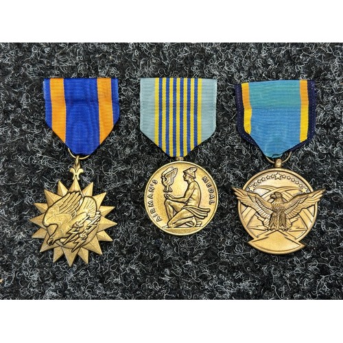 3057 - US Air Medal: US Airman's Medal: US Air Force Aerial Achievement Medal. All complete with ribbons an... 