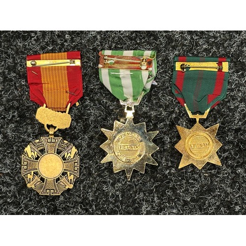 3090 - Republic of South Vietnam Medals: RVN Gallantry Cross with Bronze Palm: RVN Campaign Medal with 1960... 