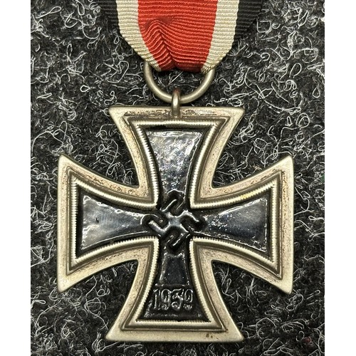 3105 - WW2 Third Reich Iron Cross 2nd Class 1939. Ring maker marked 