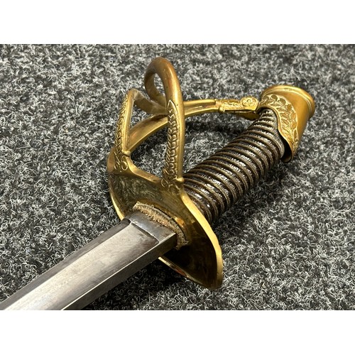 3133 - French Model 1822 Light Cavalry Sabre with curved fullered single edged blade 920mm in length. Maker... 