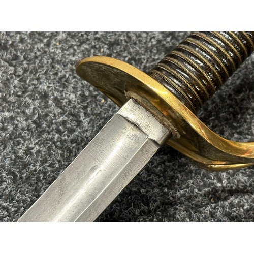 3133 - French Model 1822 Light Cavalry Sabre with curved fullered single edged blade 920mm in length. Maker... 