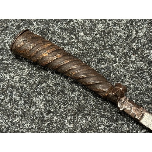 3147 - Italian Early 16th Century Dagger with cow horn curved grip with decorative pommel cap, the shape of... 