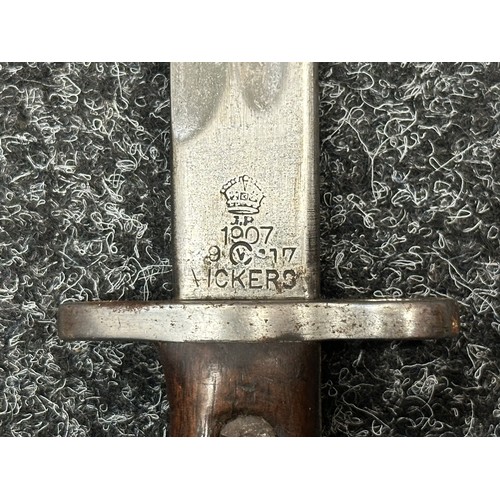 3158 - WW1 British 1907 Pattern bayonet with single edged fullered blade 433mm in length, maker marked and ... 