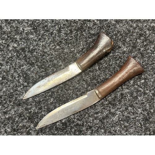 3170 - WW1 Gurhka Kukri Knife with single edged blade with two fullers 370mm in length. Wooden grip. Overal... 