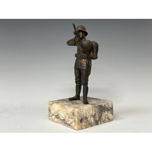 3181 - WW1 Imperial / Weimar era German Army Officers Desk Ornament of an Infantry Soldier with Rifle. Spel... 