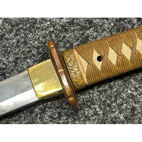 3190 - WW2 Imperial Japanese Army Officers Shin Gunto Sword with single edged blade 692mm in length. Signed... 