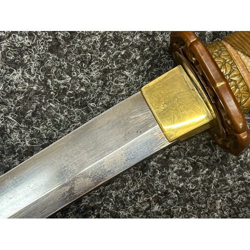 3190 - WW2 Imperial Japanese Army Officers Shin Gunto Sword with single edged blade 692mm in length. Signed... 