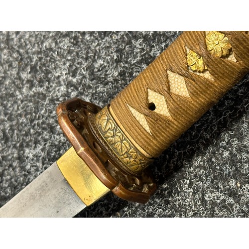 3190 - WW2 Imperial Japanese Army Officers Shin Gunto Sword with single edged blade 692mm in length. Signed... 