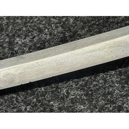 3191 - WW2 Japanese Officers Shin Gunto Katana Sword with single edged blade 535mm in length. Tang has two ... 