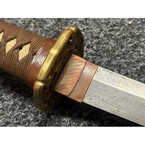 3191 - WW2 Japanese Officers Shin Gunto Katana Sword with single edged blade 535mm in length. Tang has two ... 