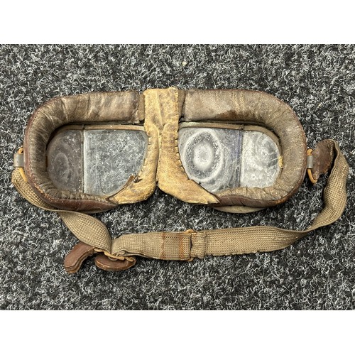 3204 - WW2 British RAF MK VIII Flying Goggles, along with British Army Sgt rank stripes x 10, REME shoulder... 