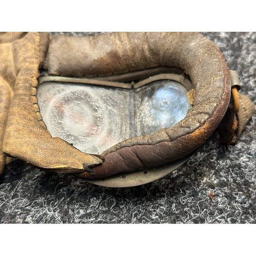 3204 - WW2 British RAF MK VIII Flying Goggles, along with British Army Sgt rank stripes x 10, REME shoulder... 