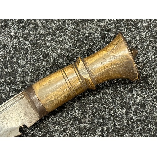 3211 - WW2 British Kukri knife with single edged blade 364mm in length, no maker mark. Horn grips. Brass po... 