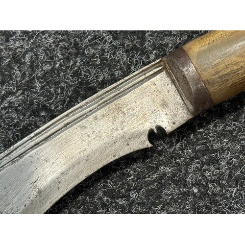 3211 - WW2 British Kukri knife with single edged blade 364mm in length, no maker mark. Horn grips. Brass po... 