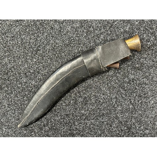 3211 - WW2 British Kukri knife with single edged blade 364mm in length, no maker mark. Horn grips. Brass po... 