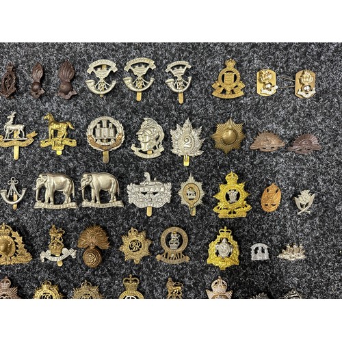 3221 - WW2 and later Staybrite British Cap Badges, collar dogs.